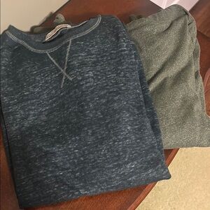 Lot of 2 mens XXL light sweatshirts
